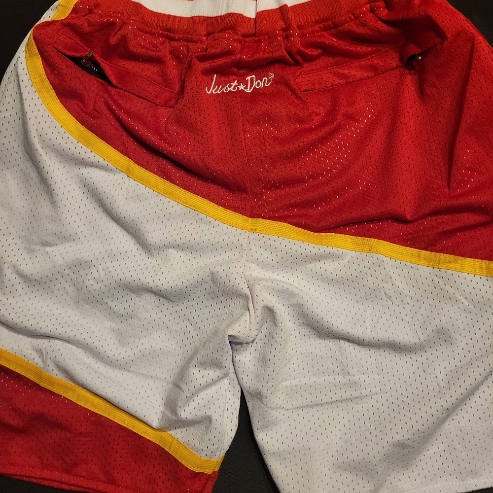 HAWKS BASKETBALL SHORTS Highest Quality so thick and nice perfect NWOT - Picture 3 of 4